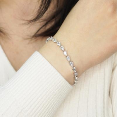 BeyazTaşlı Damla Motifli Bileklik